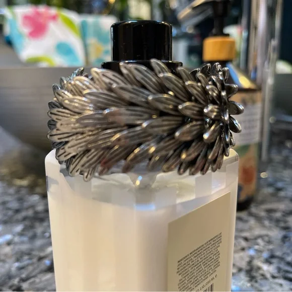 🐸 Stretchy silver-toned feather bead bracelet - Picture 4 of 9